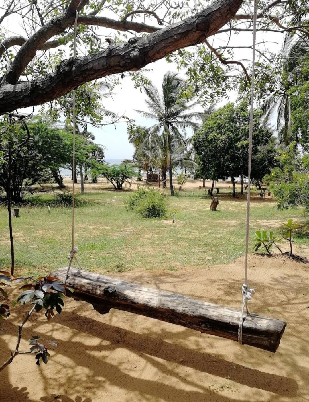 Beach Bungalow Yala Kirinda (Hambantota) Exterior foto